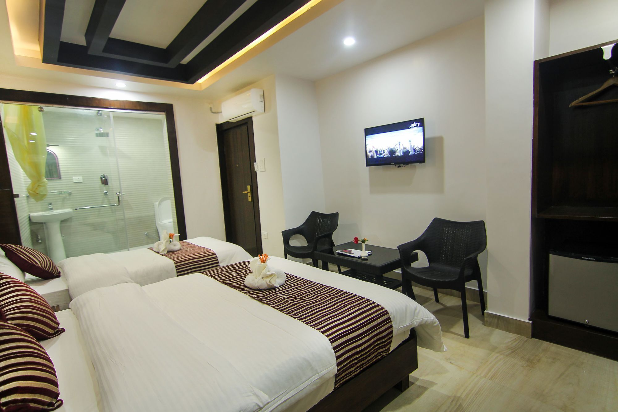 Hotel Lakeside Pokhara Exterior foto