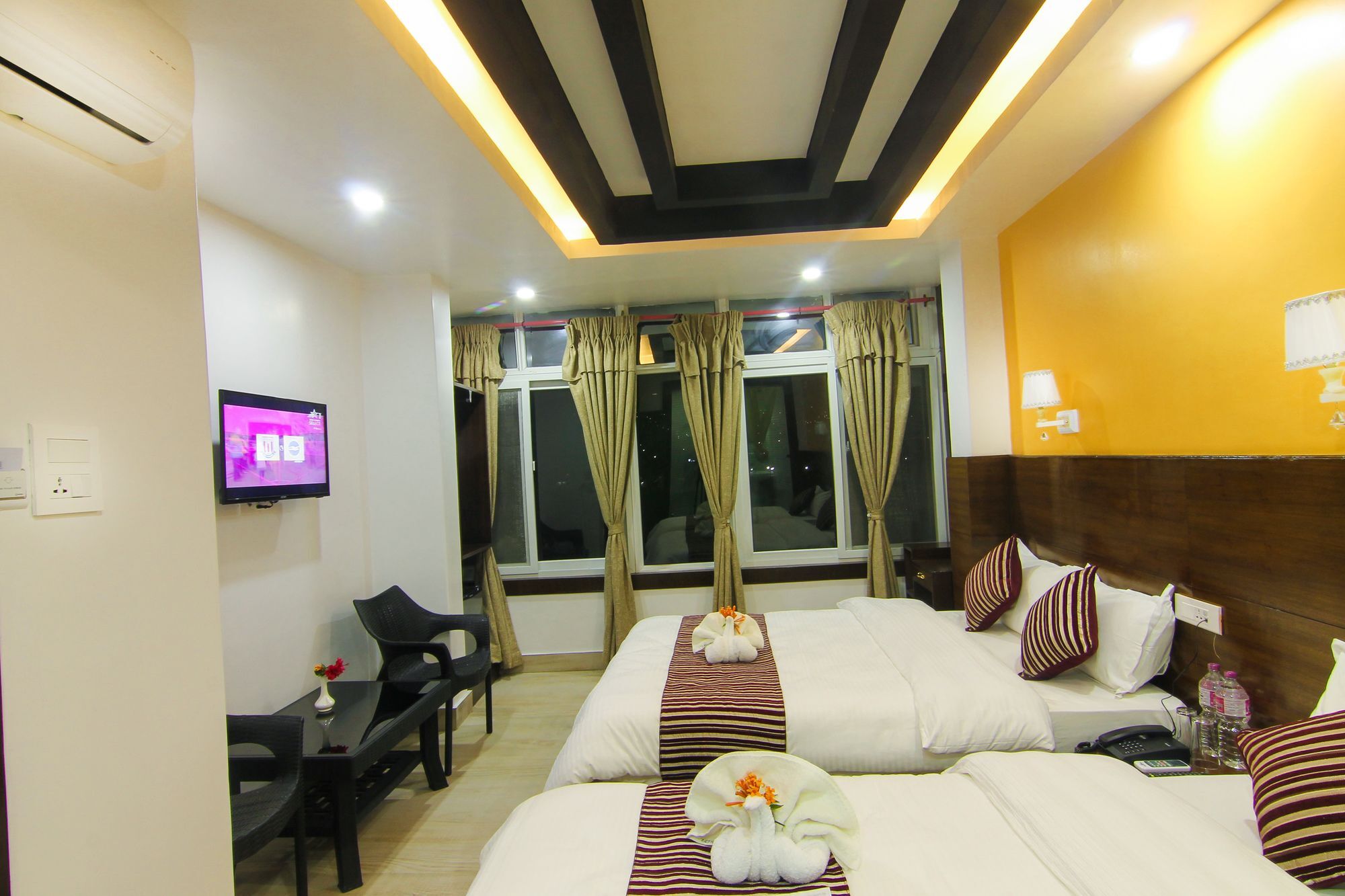 Hotel Lakeside Pokhara Exterior foto