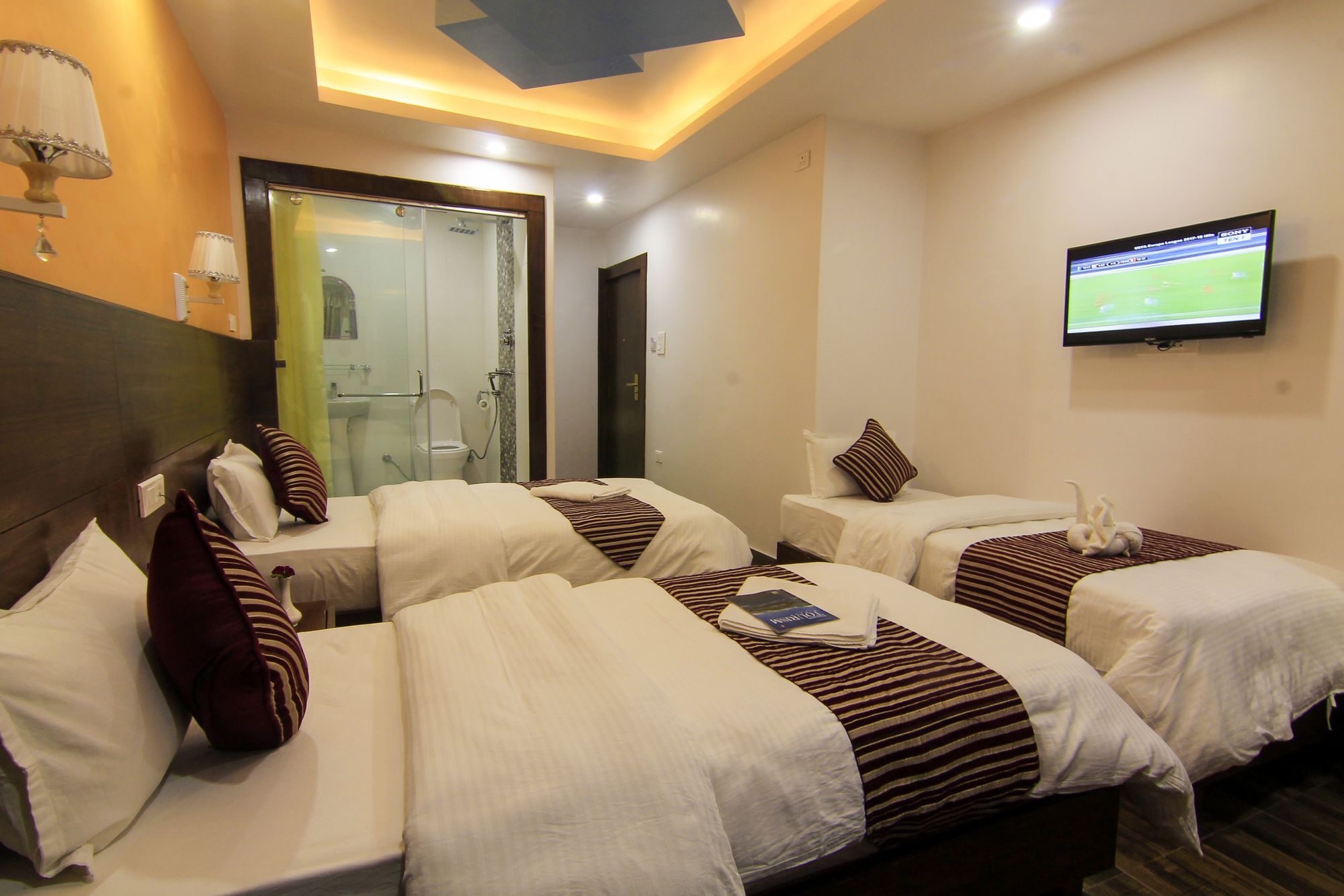 Hotel Lakeside Pokhara Exterior foto
