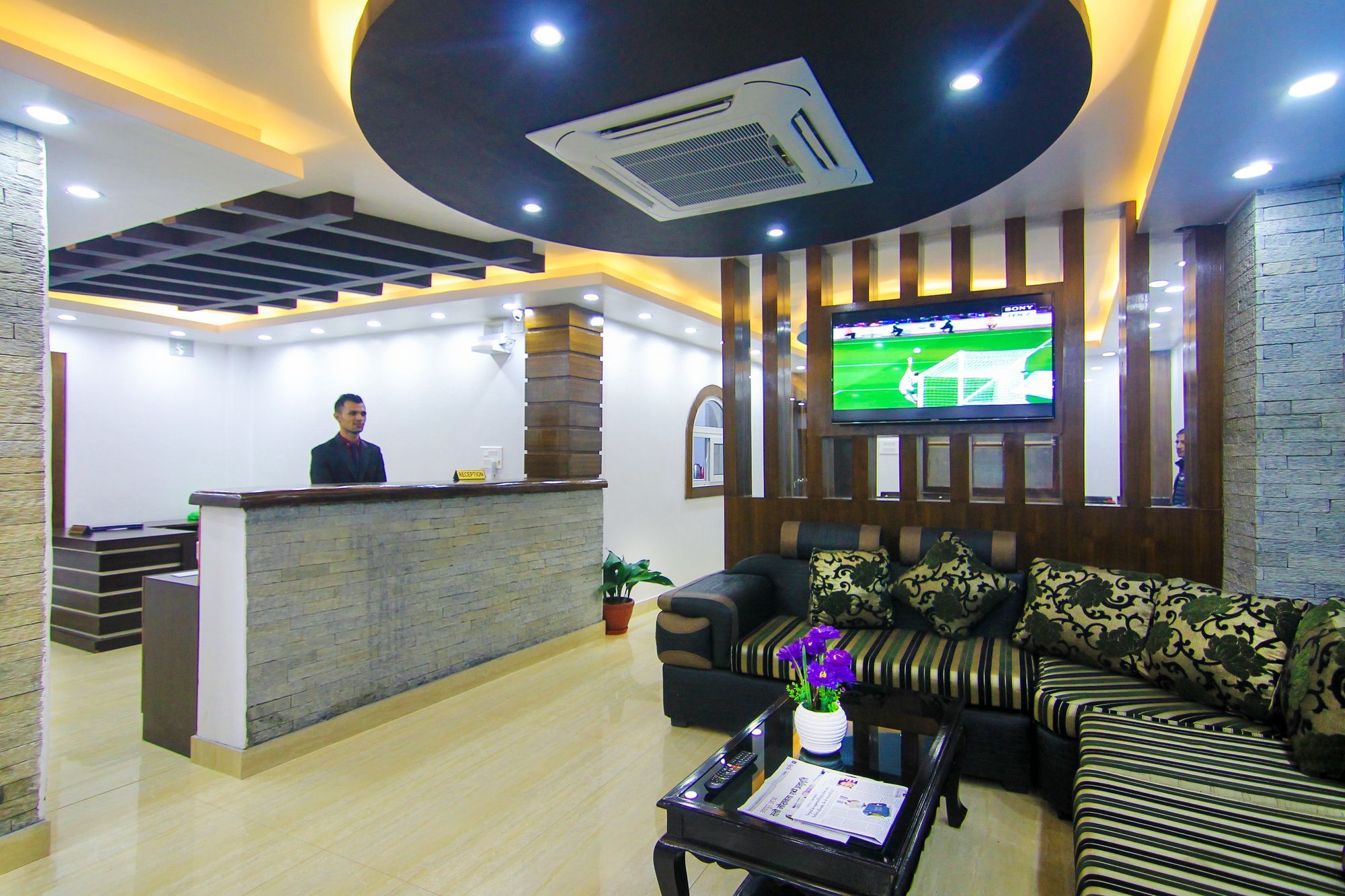 Hotel Lakeside Pokhara Exterior foto