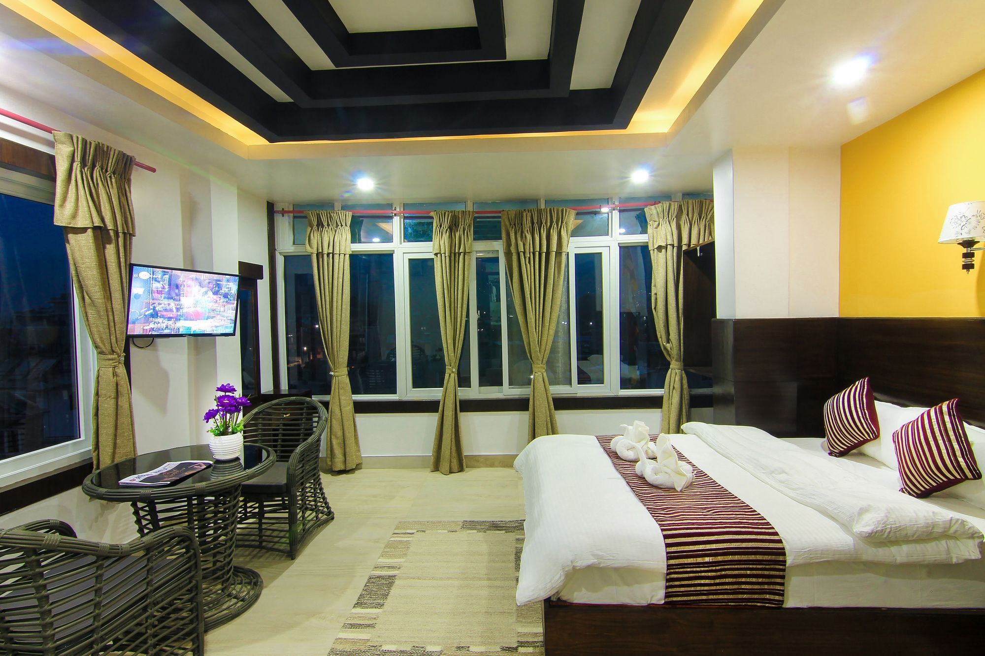 Hotel Lakeside Pokhara Exterior foto