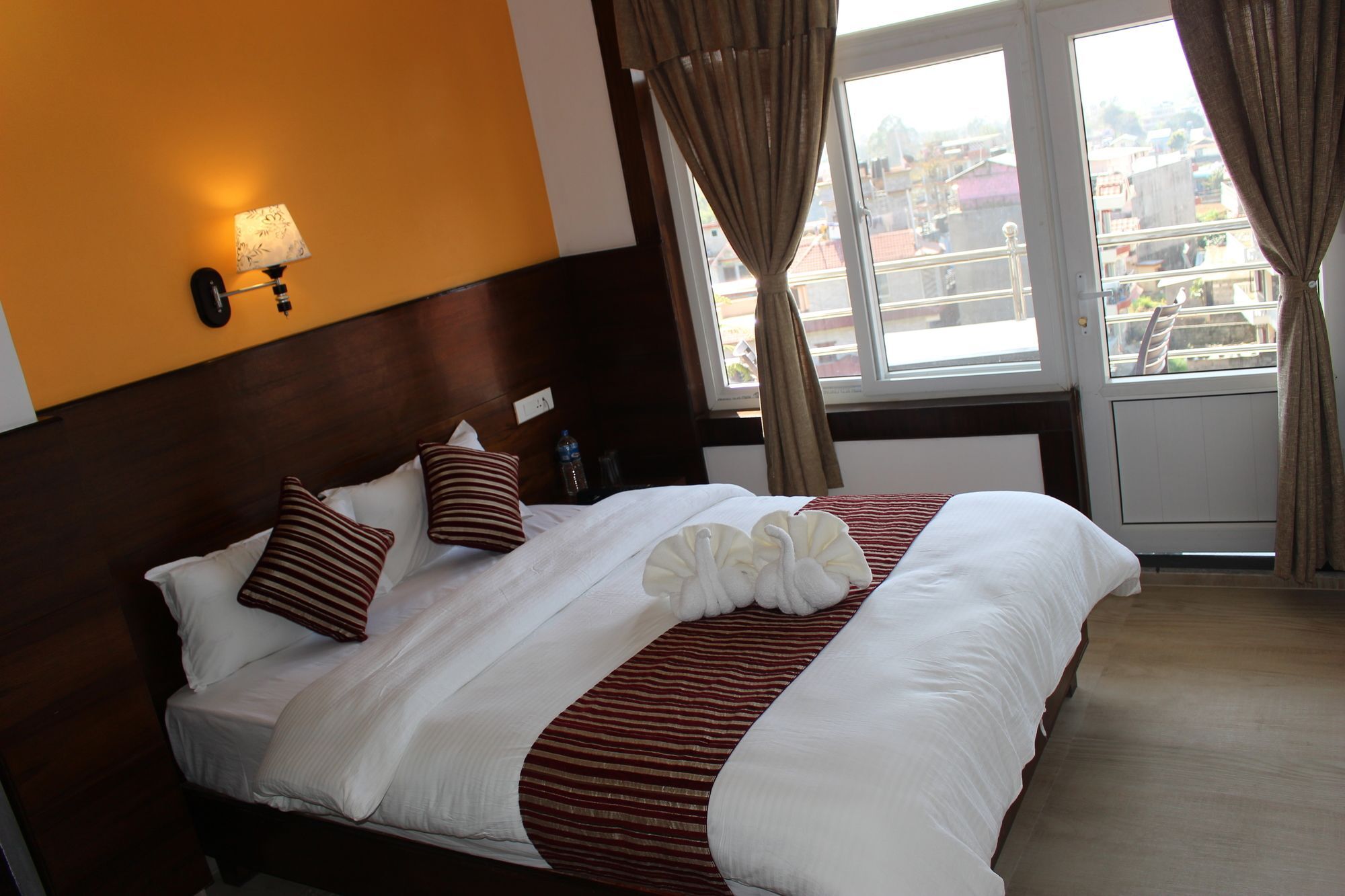 Hotel Lakeside Pokhara Exterior foto