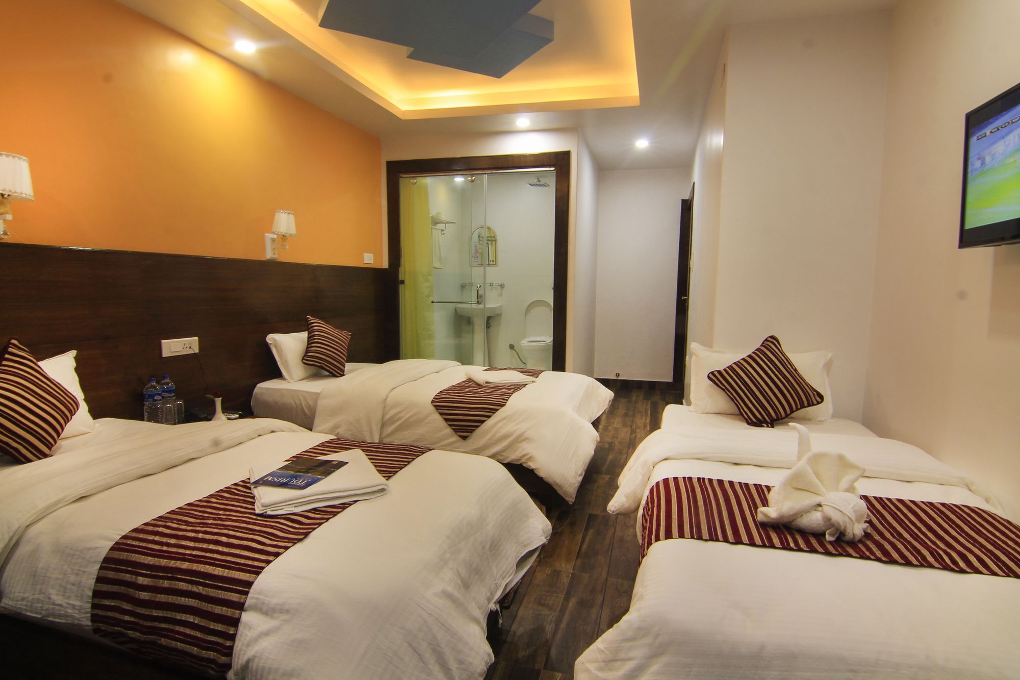 Hotel Lakeside Pokhara Exterior foto